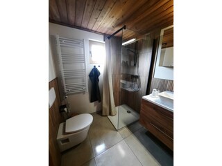 frisch saniertes Bad