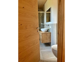 B49EF179-DCCC-4E2C-8211-DF380B55ADCB