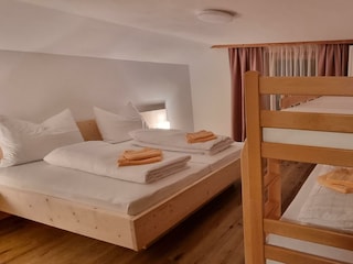 Mehrbettzimmer Doppelbett