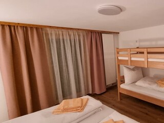 Stockbett Mehrbetzimmer