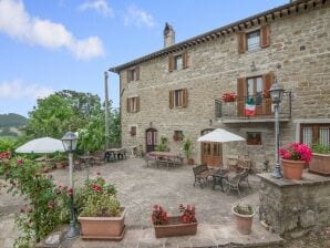 Gîte Appartement ensoleillé à Assise avec jardin et terrasse - Nocera Ombre - image1