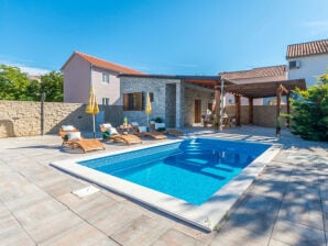 Holiday house Holiday Home Ema with pool - Biograd - image1