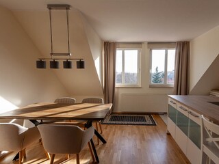 Wohn-/Essbereich mit offener Küche
