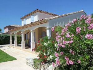 Parc de vacances Belle villa sur le massif de la Sainte Baume - Nans-les-Pins - image1