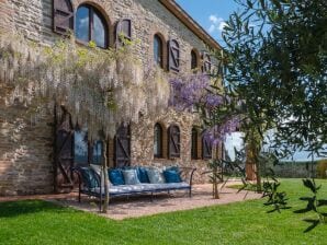 Ferienhaus Schöne Villa in San Giovanni del Pantano mit Pool - Mantignana - image1