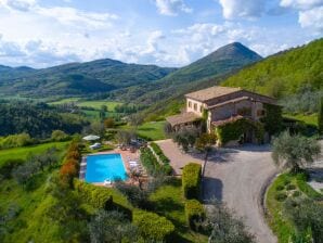 Maison de vacances Belle villa à San Giovanni del Pantano avec piscine - Mantignana - image1