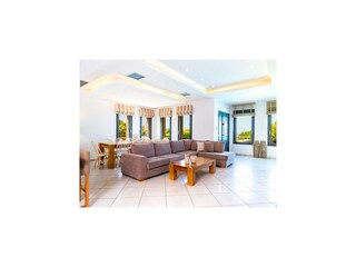 Villa Sisi Features 36