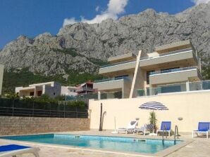 Familienapartment mit Pool und Meerblick in Makarska - Makarska - image1