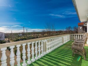 Apartment in Podlug with Balcony and Garden - Podlug - image1