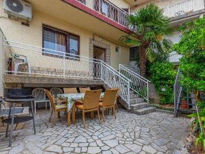 Ferienhaus Casa de vacaciones elegante en Grizane con bañera de hidromasaje