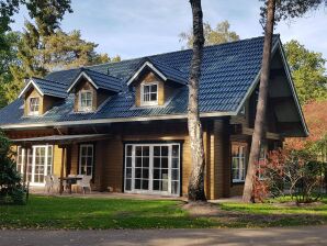 Parc de vacances Schönes am Waldrand gelegenes Haus mit Kücheninsel