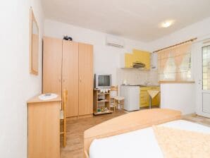 Apartments Skurla - Studio Apartment with Terrace (A1 žuti ) - Saplunara - image1