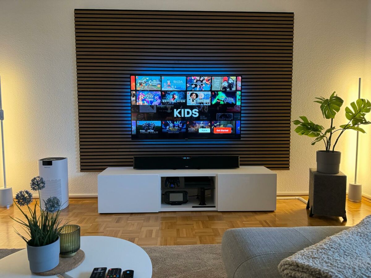 Heimkino mit Smart-TV und Teufel Soundbar + Subwoofer