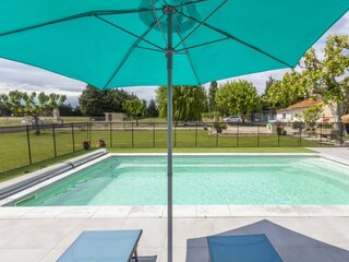 Villa Eyragues Outdoor Recording 9