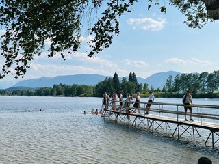 Badesteg Staffelsee mit Bergblick