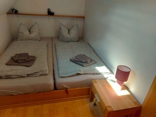 Kleines Schlafzimmer im DG