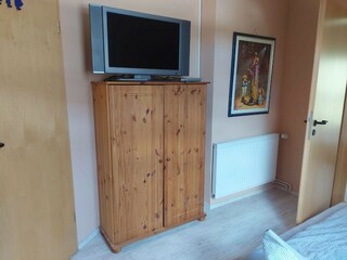 TV im Durchgangszimmer