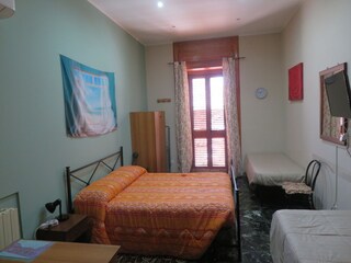 Schlafzimmer 2