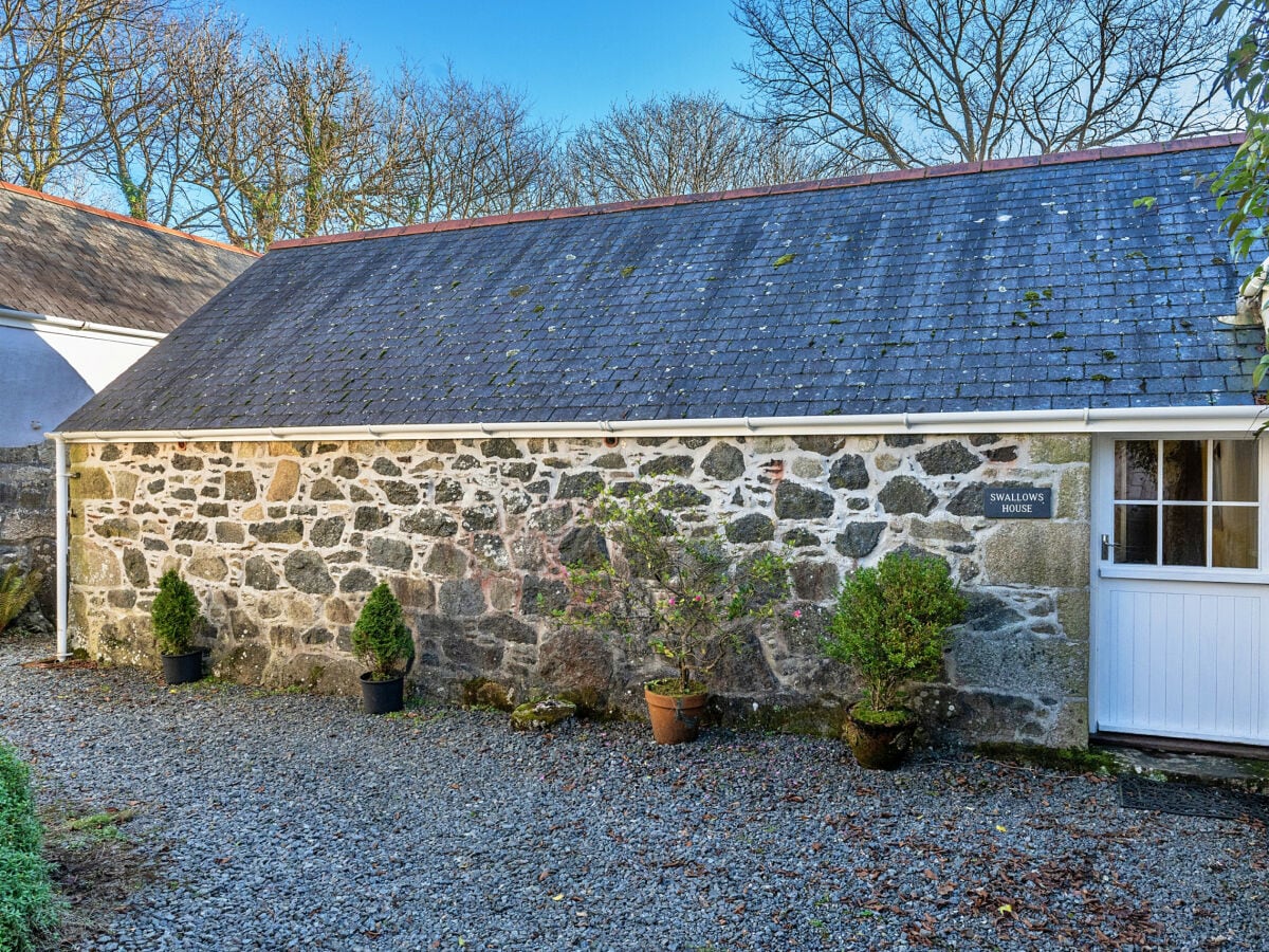 Holiday cottage Godolphin Cross Outdoor Recording 1