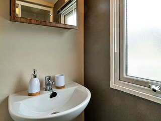 Chalet Coverack Features 19