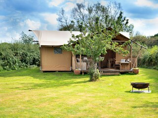 Farmhouse Trowbridge Outdoor Recording 4
