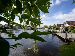 ruim vakantiehuis met eigen aanlegsteiger - Terherne - image1