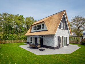 Maison de vacances Villa neuve au toit de chaume près de la plage - Le château - image1