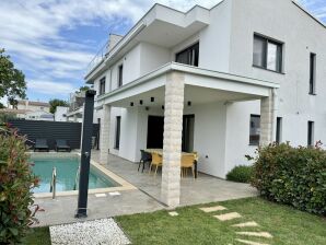 Ferienwohnung Isabel mit Pool - Novigrad (Istrien) - image1