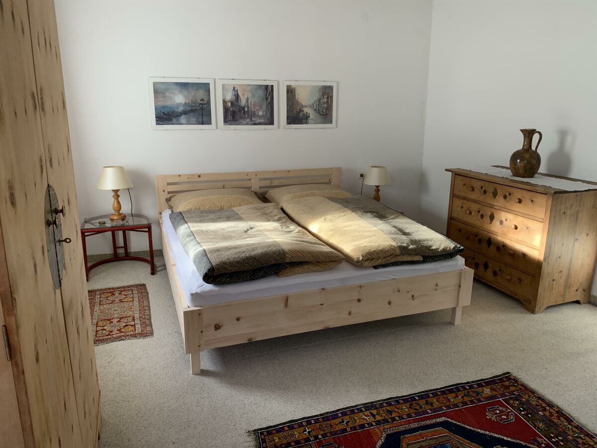 Schlafzimmer 2