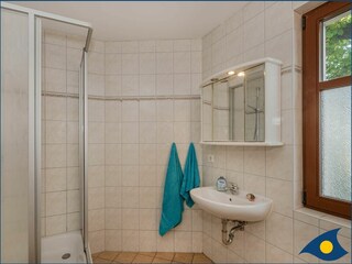 Badezimmer mit Dusche
