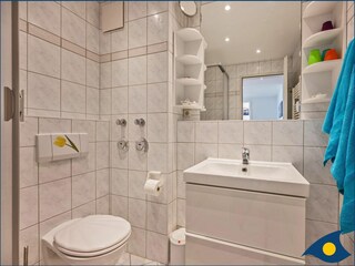 Badezimmer mit Dusche