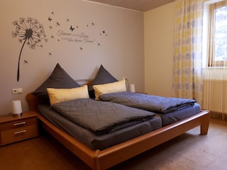 Schlafzimmer  Januar 2021 neu renoviert