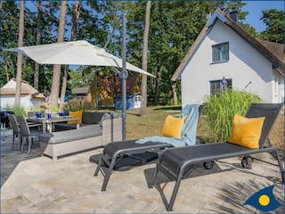 Terrasse mit Sitzgelegenheiten