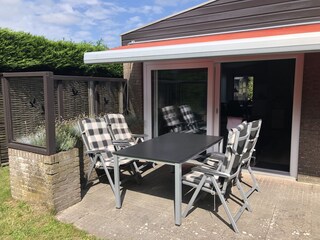 Terrasse mit Windschutz