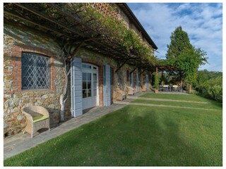 Villa Lucca Outdoor Recording 5