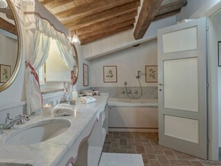 Villa Lucca Caratteristiche 30