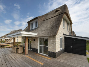 Vakantiepark Schitterende, rietgedekte villa met sauna aan het Tjeukemeer - Delftstrahuizen - image1