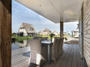 Parc de vacances Belle villa au toit de chaume avec sauna au Tjeukemeer - Delfstrahuizen - image1