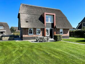 Holiday park Schöne Villa mit Whirlpool am Tjeukemeer - Delfstrahuizen - image1