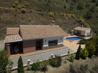 Villa Sayalonga Outdoor Recording 2