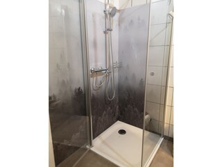 Dusche mit Schwarzwaldtannen