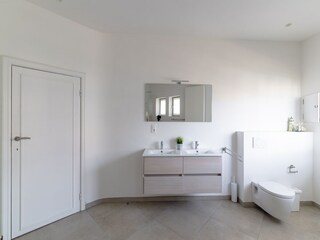 Villa De Haan Features 24