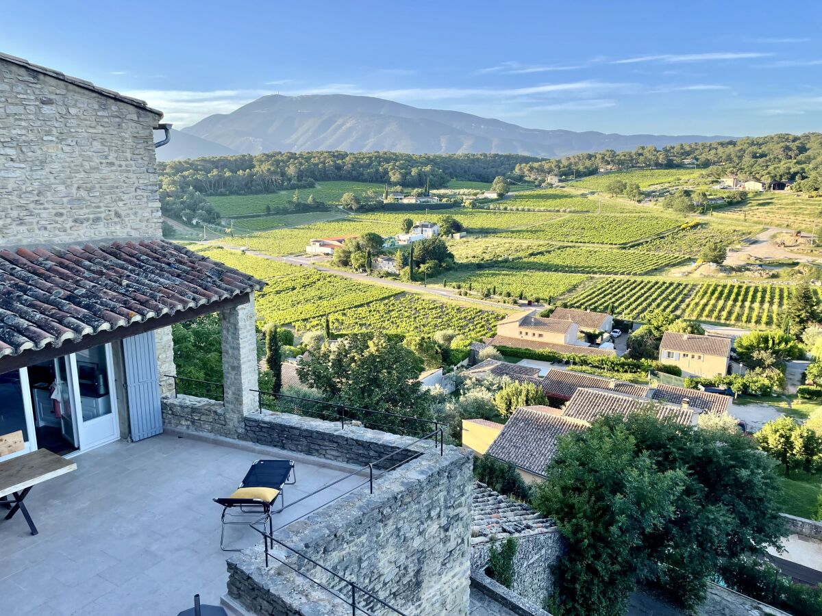 Terrasse und Blick auf Mont Ventoux