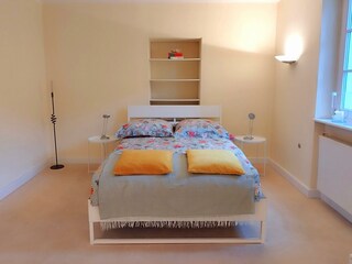 Wohn-/Schlafzimmer(3)