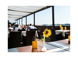 Testhotel Bad Gleichenberg Terrasse mit Burgblick