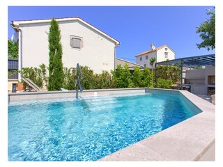 privater Pool, Außenküche