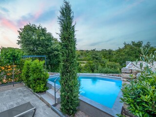 privater Pool, Außenküche