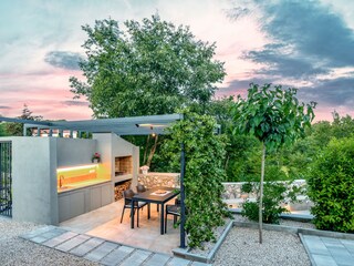 Außenküche am Pool