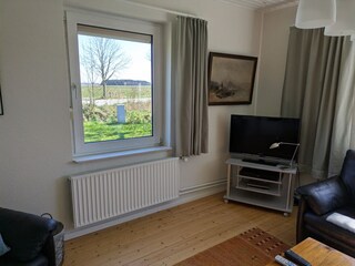 Wohnzimmer mit Blick nach draußen
