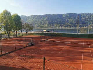 Tennisplätze 2 Gehminuten entfernt